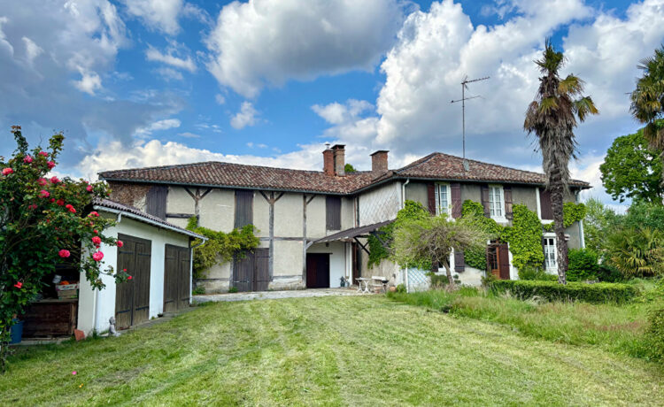 Grande maison de caractère à rénover 246 m² + dépendance 2