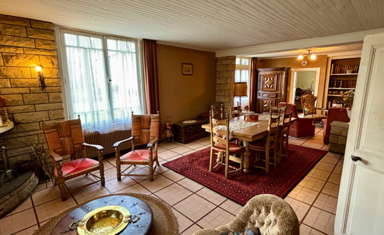 Grande maison de caractère à rénover 246 m² + dépendance