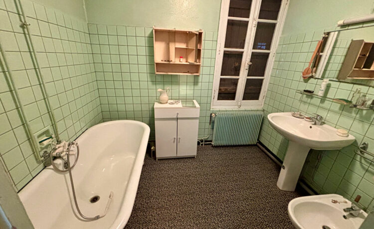 Grande maison de caractère à rénover 246 m² + dépendance