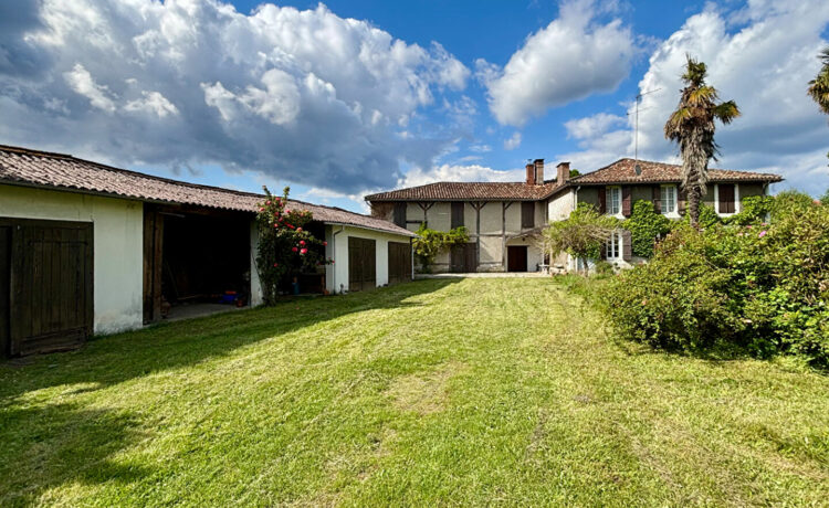Grande maison de caractère à rénover 246 m² + dépendance